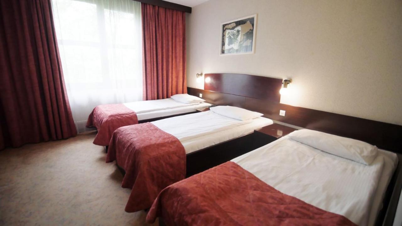 Go Resort Krakow Luaran gambar